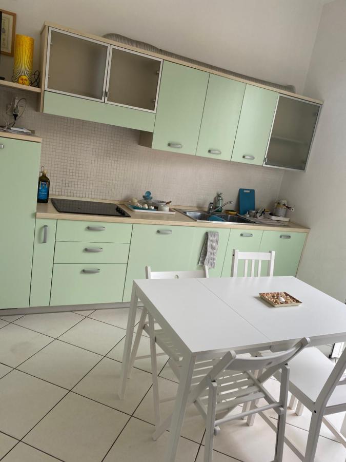 Apartamento Vittoria Marina Di Пьетразанта Экстерьер фото